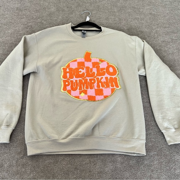 Gildan Heavy Blend Cream Sweatshirt - Picture 1 of 3